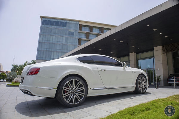 Bentley Continental GT Speed angle 5